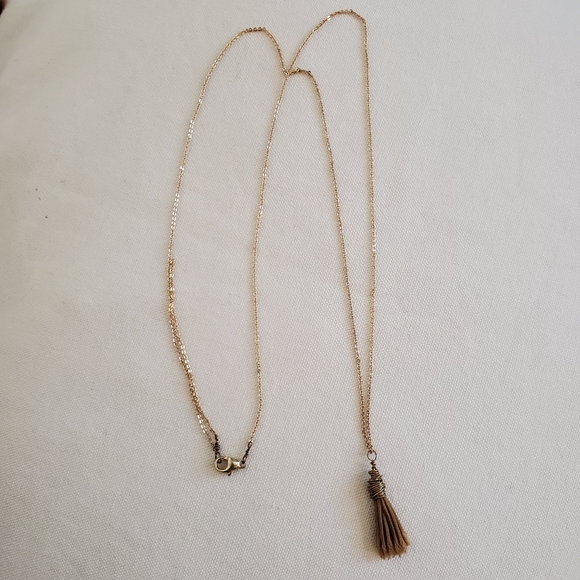 Sarah Briggs gold mini tassel necklace - Picture 3 of 3